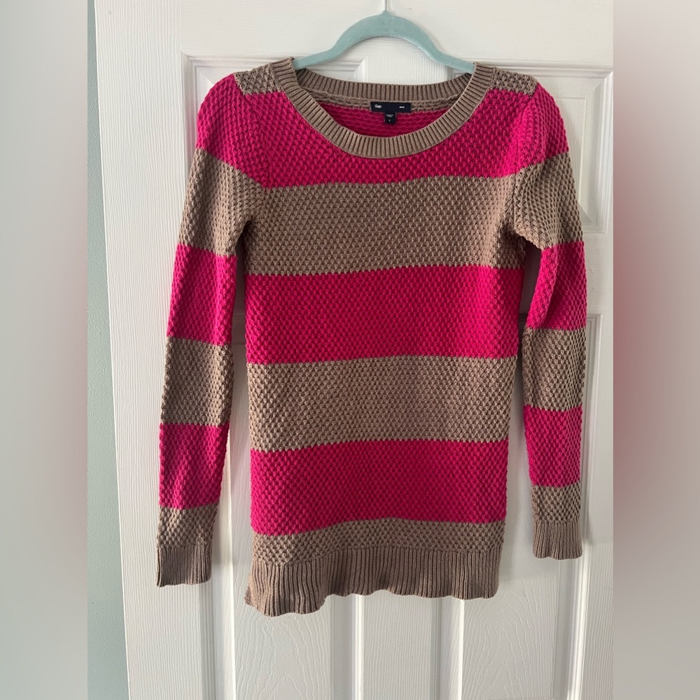 GAP sweater
